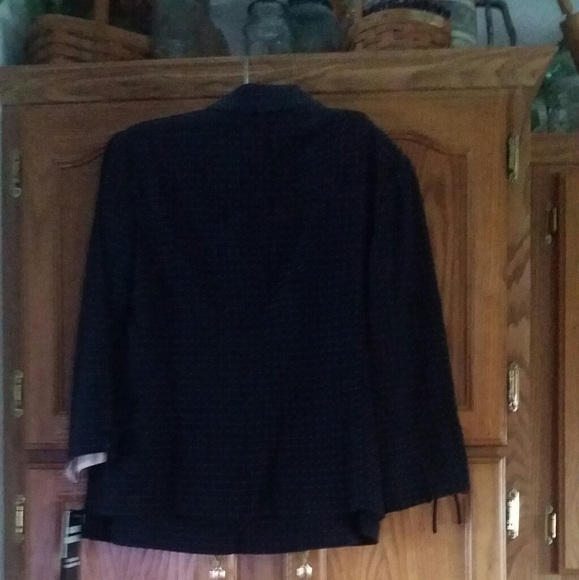 Perceptions~ NWT ~ Nice Navy suit with pink pokadots - Picture 2 of 6